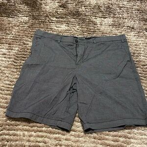 gray men’s athletic shorts